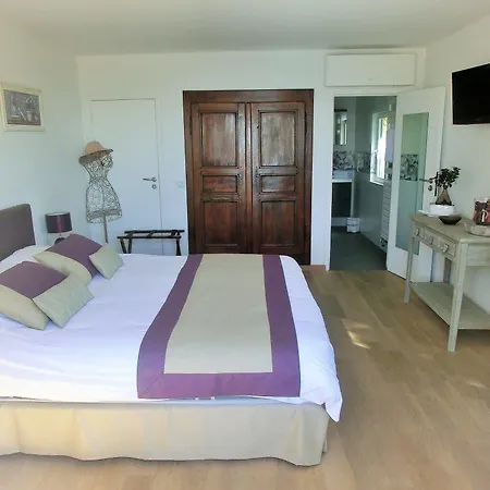 Azur Golf Couette-café 5*